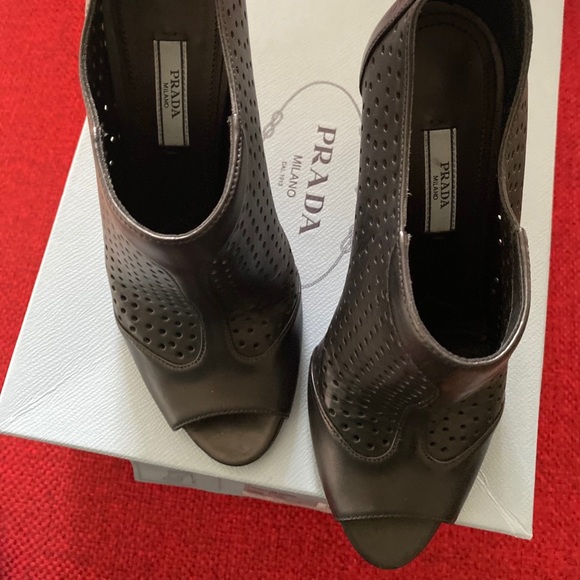 Prada black leather booties 39 - Picture 7 of 7